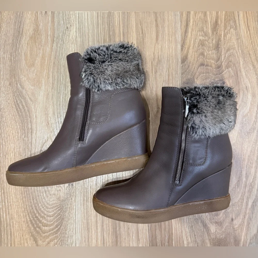 Aquatalia Brown Leather Wedge Ankle Boots with Faux Fur  Made in Italy Size 9.5